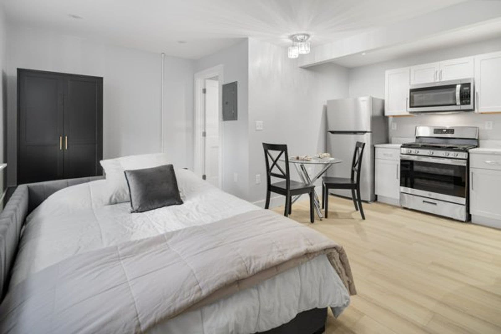 Ithaca Apartment: 504 Stewart Ave
