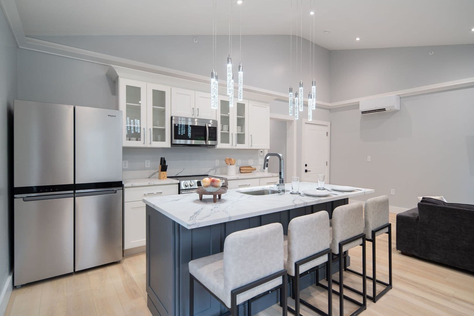 Ithaca Apartment: 601 E State St