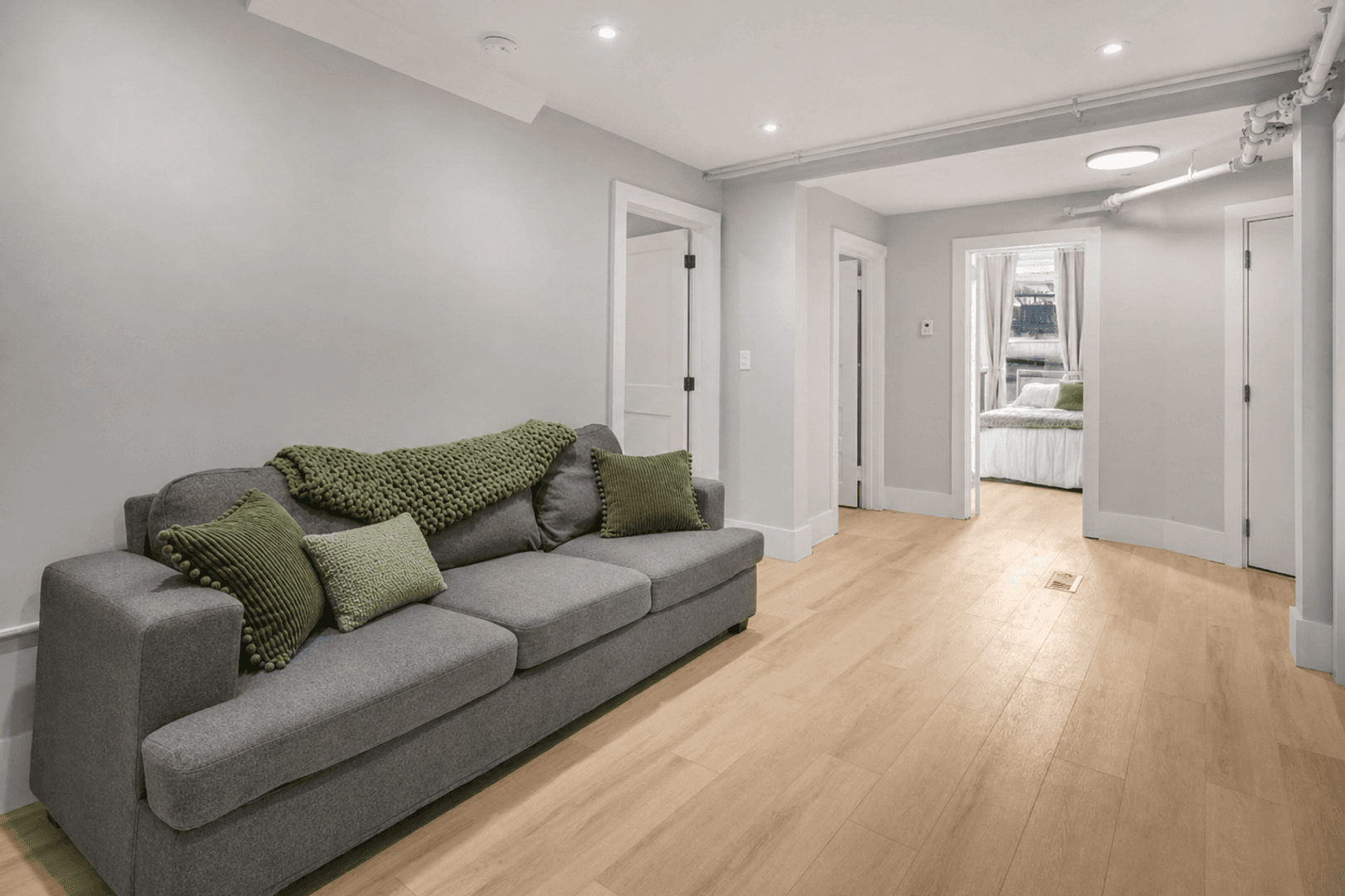 Ithaca Apartment: 210 Delaware Ave