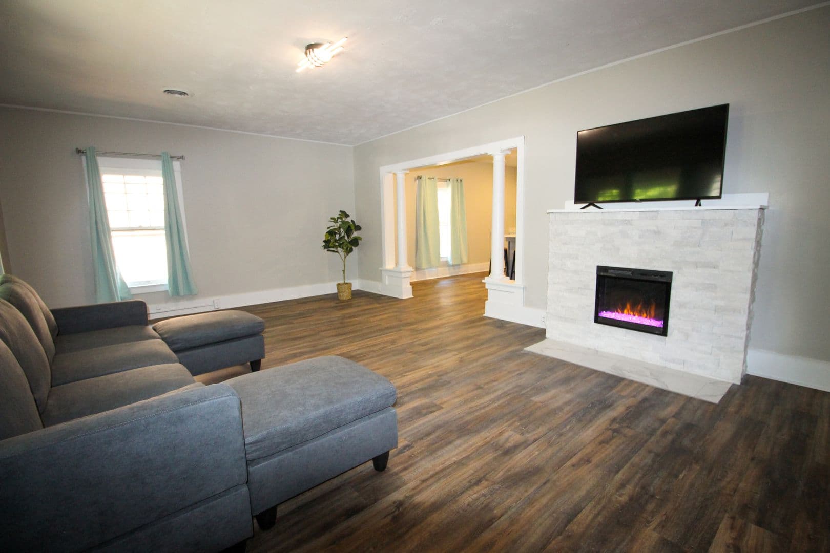 Ithaca Apartment: 613 E State St