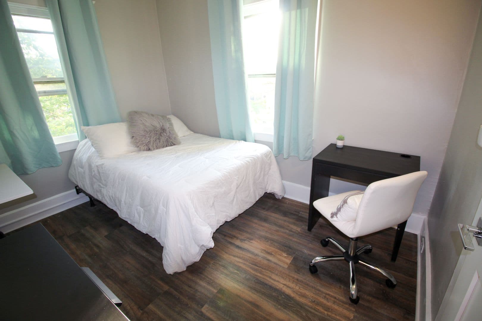 Ithaca Apartment: 613 E State St