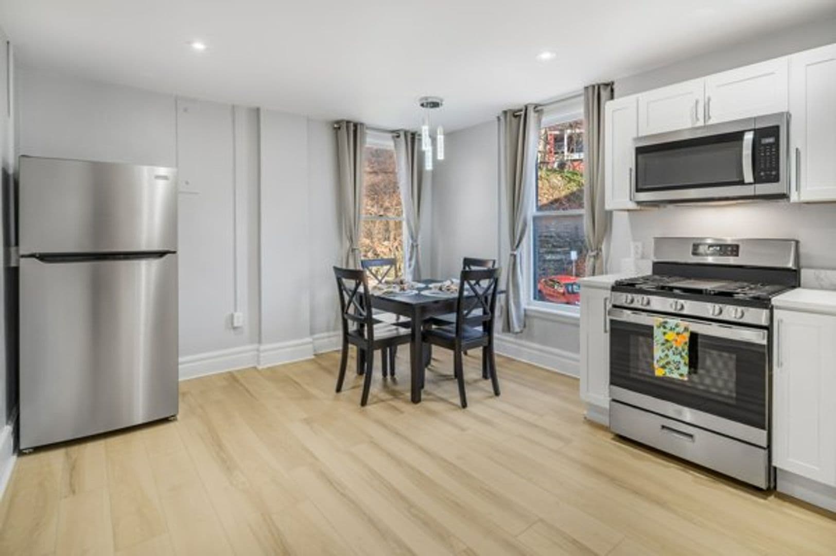 Ithaca Apartment: 702 E State St