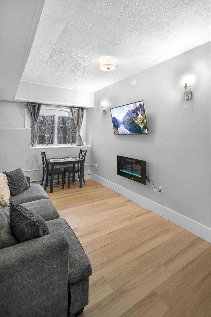 Ithaca Apartment: 504 Stewart Ave