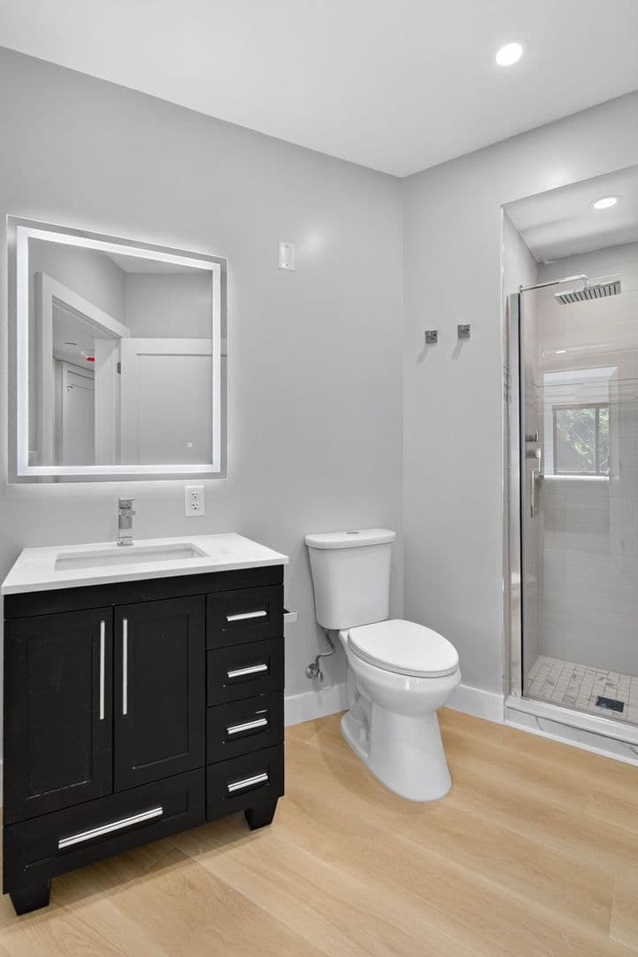 Ithaca Apartment: 201 Oak Avenue