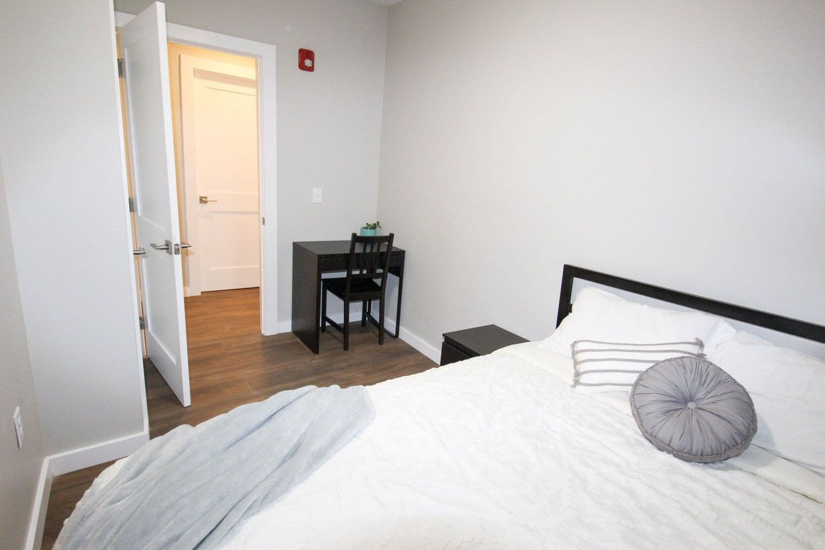 Ithaca Apartment: 522 Stewart Ave