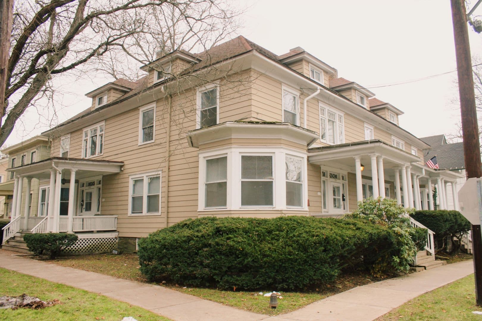 Ithaca Apartment: 144 Linn St.