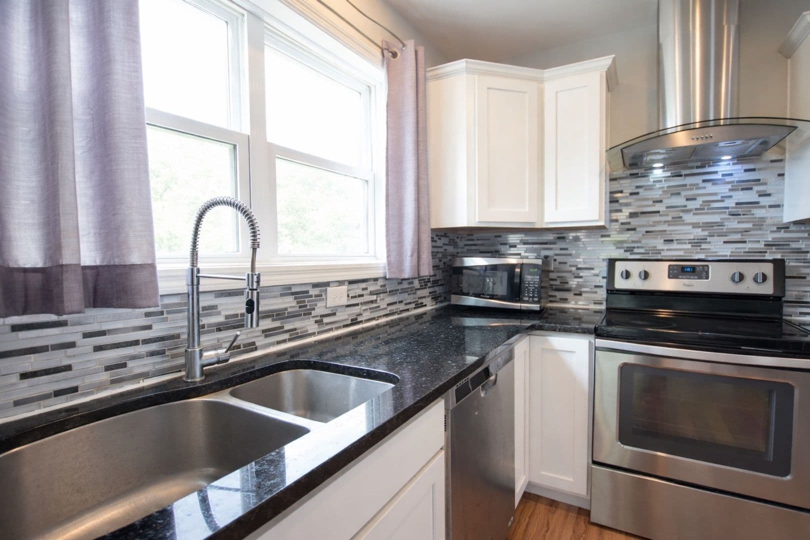 Ithaca Apartment: 605 S Aurora St
