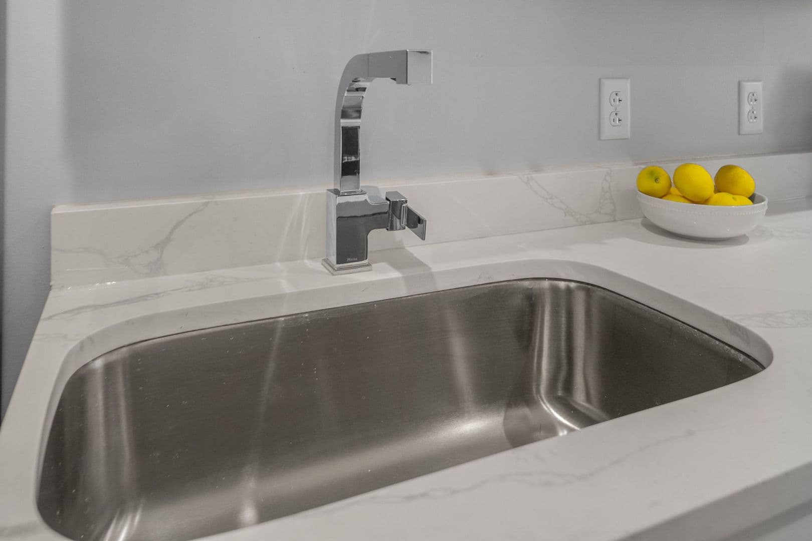 Ithaca Apartment: 702 E State St