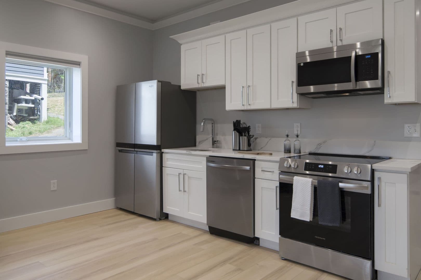 Ithaca Apartment: 601 E State St