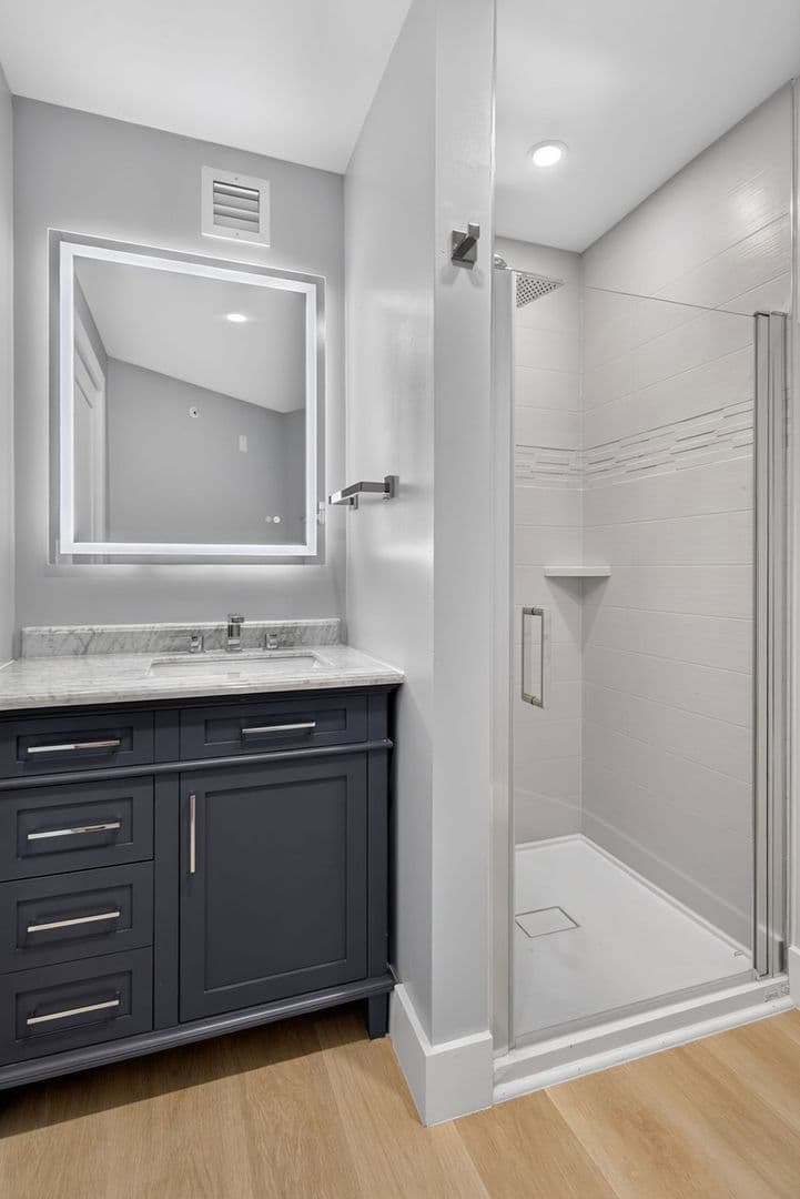 Ithaca Apartment: 201 Oak Avenue