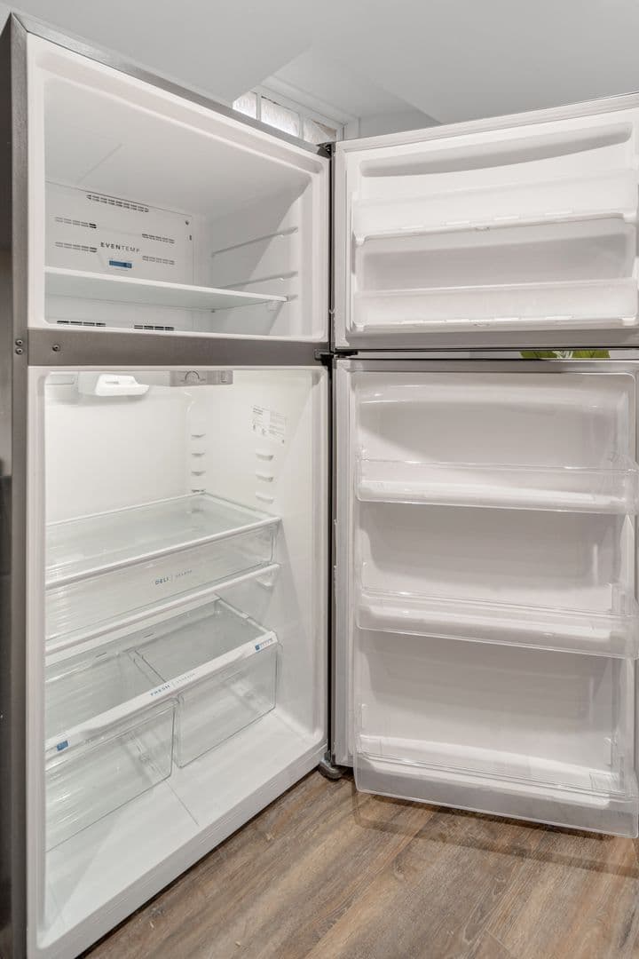 Ithaca Apartment: 109 Williams St