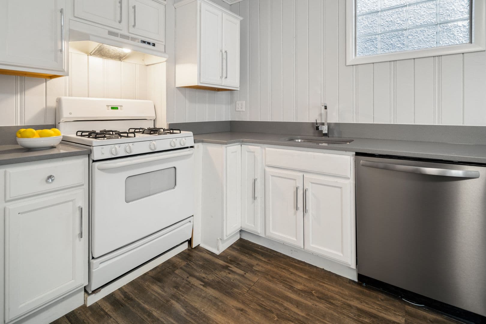 Ithaca Apartment: 1005 - 1007 N Aurora St