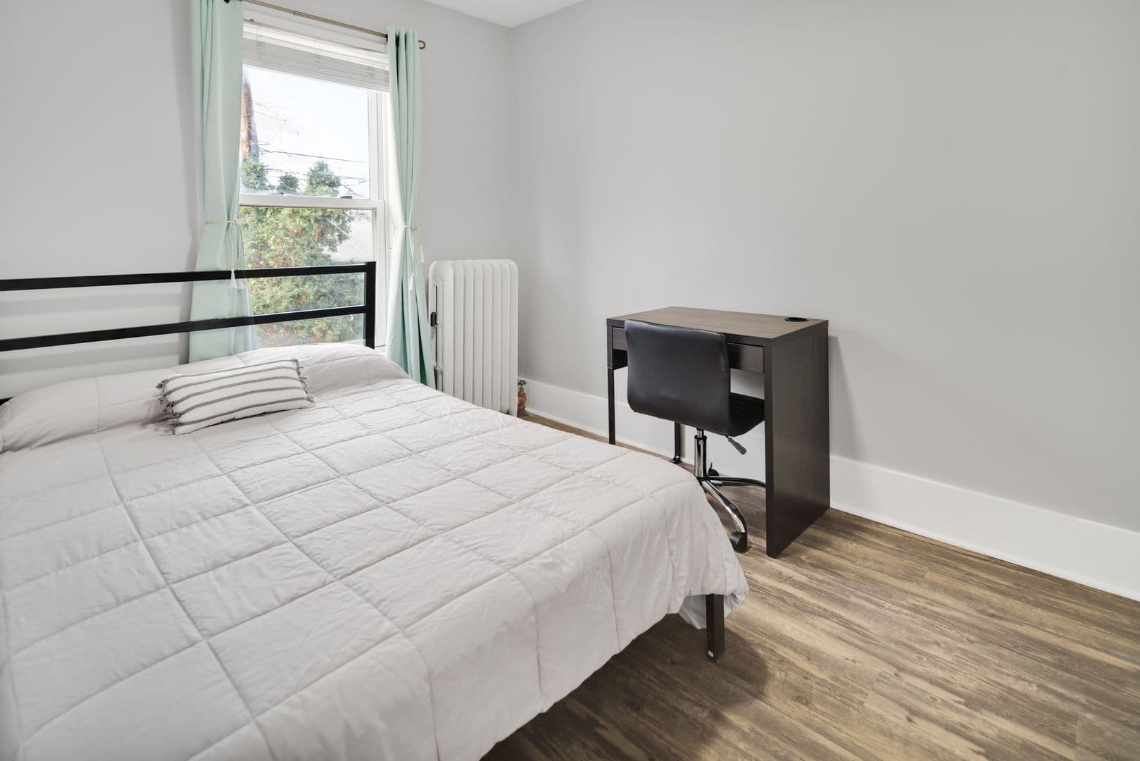Ithaca Apartment: 1005 - 1007 N Aurora St