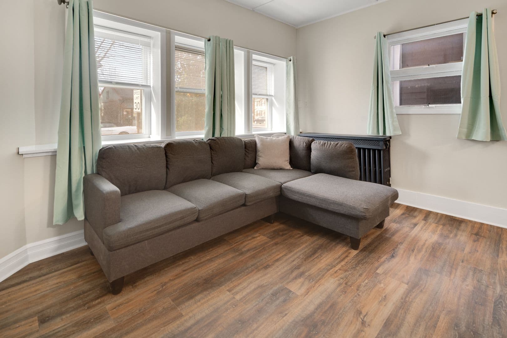 Ithaca Apartment: 1005 - 1007 N Aurora St
