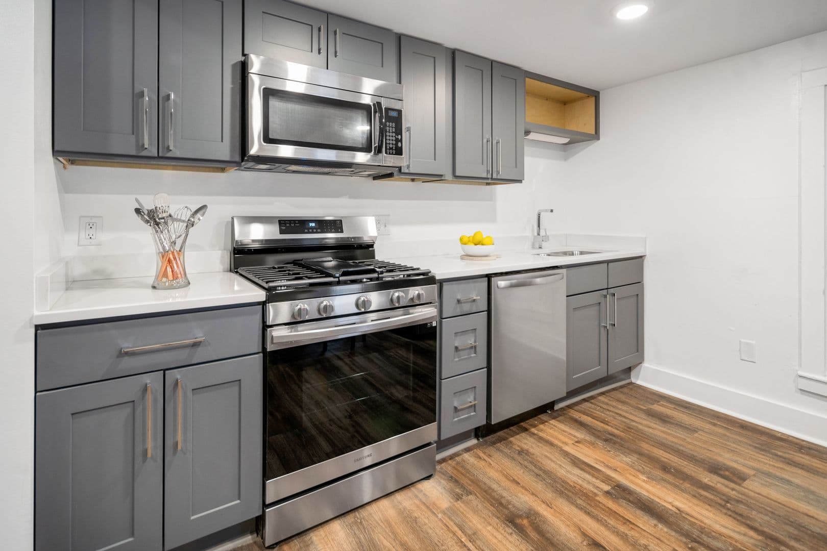 Ithaca Apartment: 518 Linn St