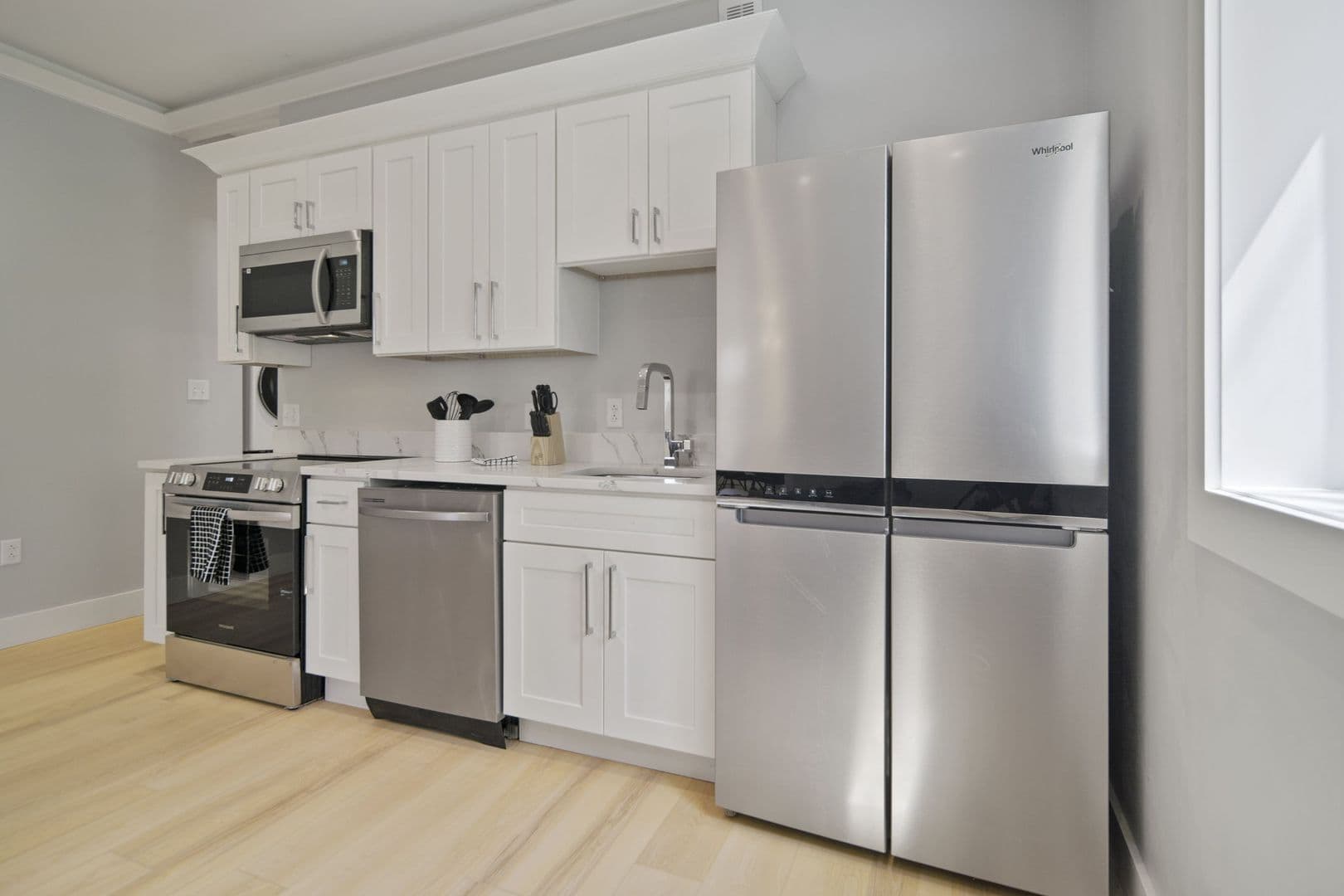 Ithaca Apartment: 601 E State St