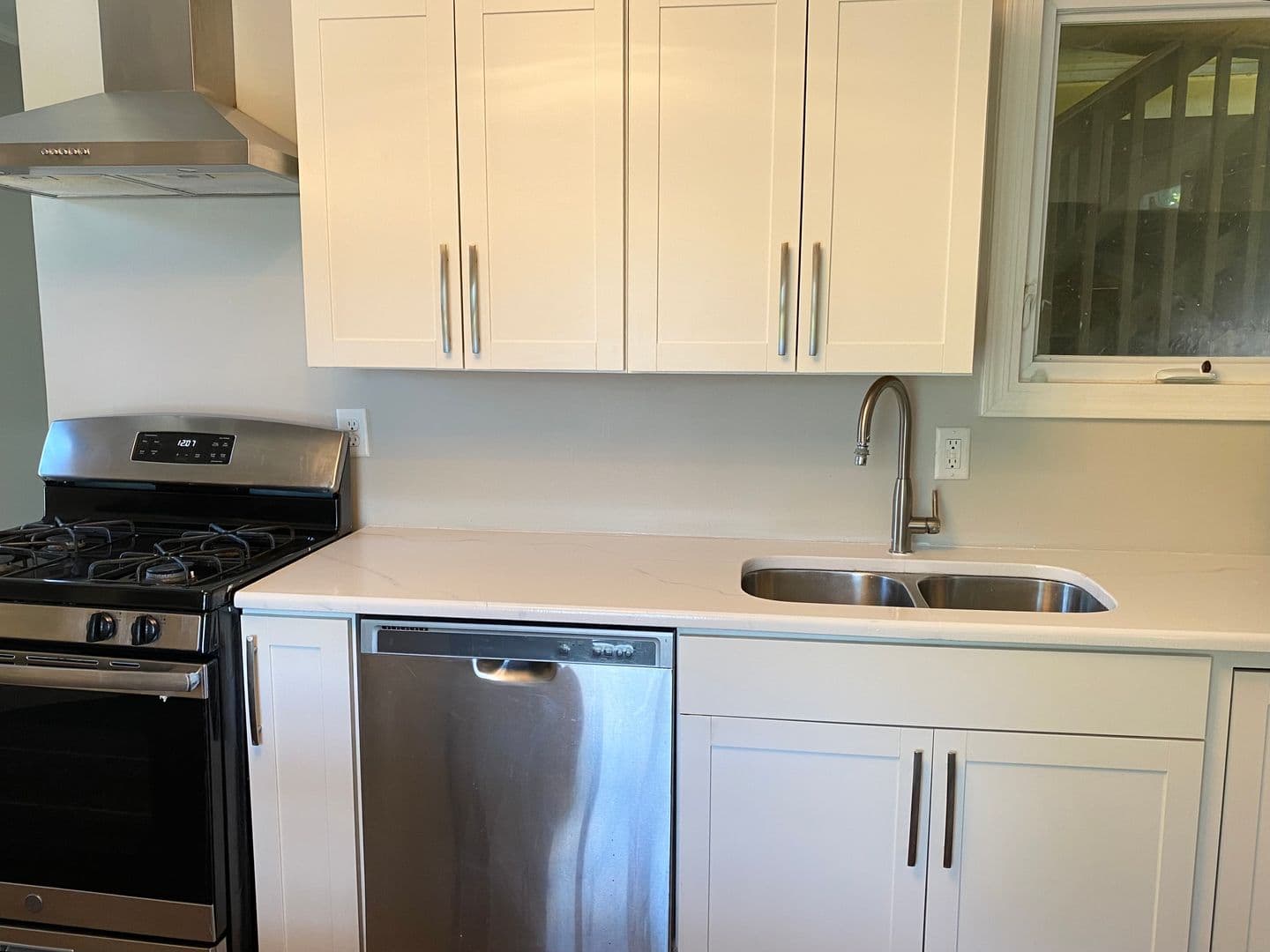 Ithaca Apartment: 609 E State St