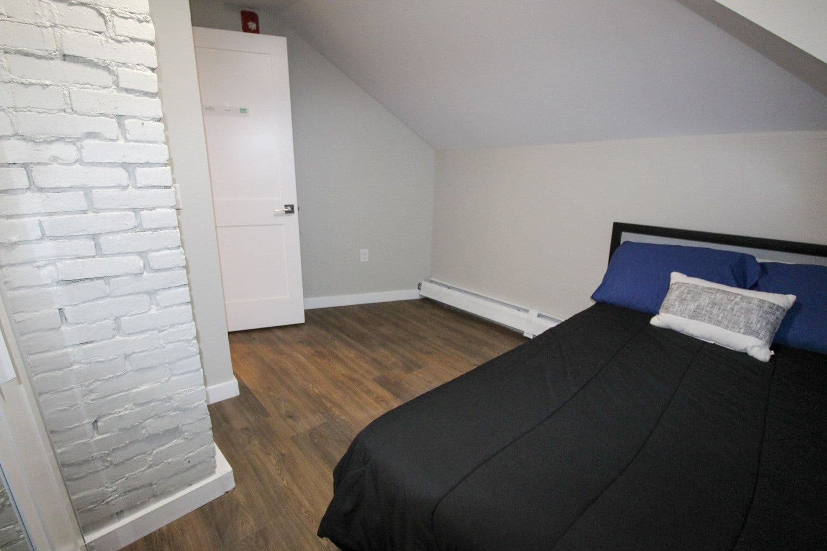 Ithaca Apartment: 522 Stewart Ave