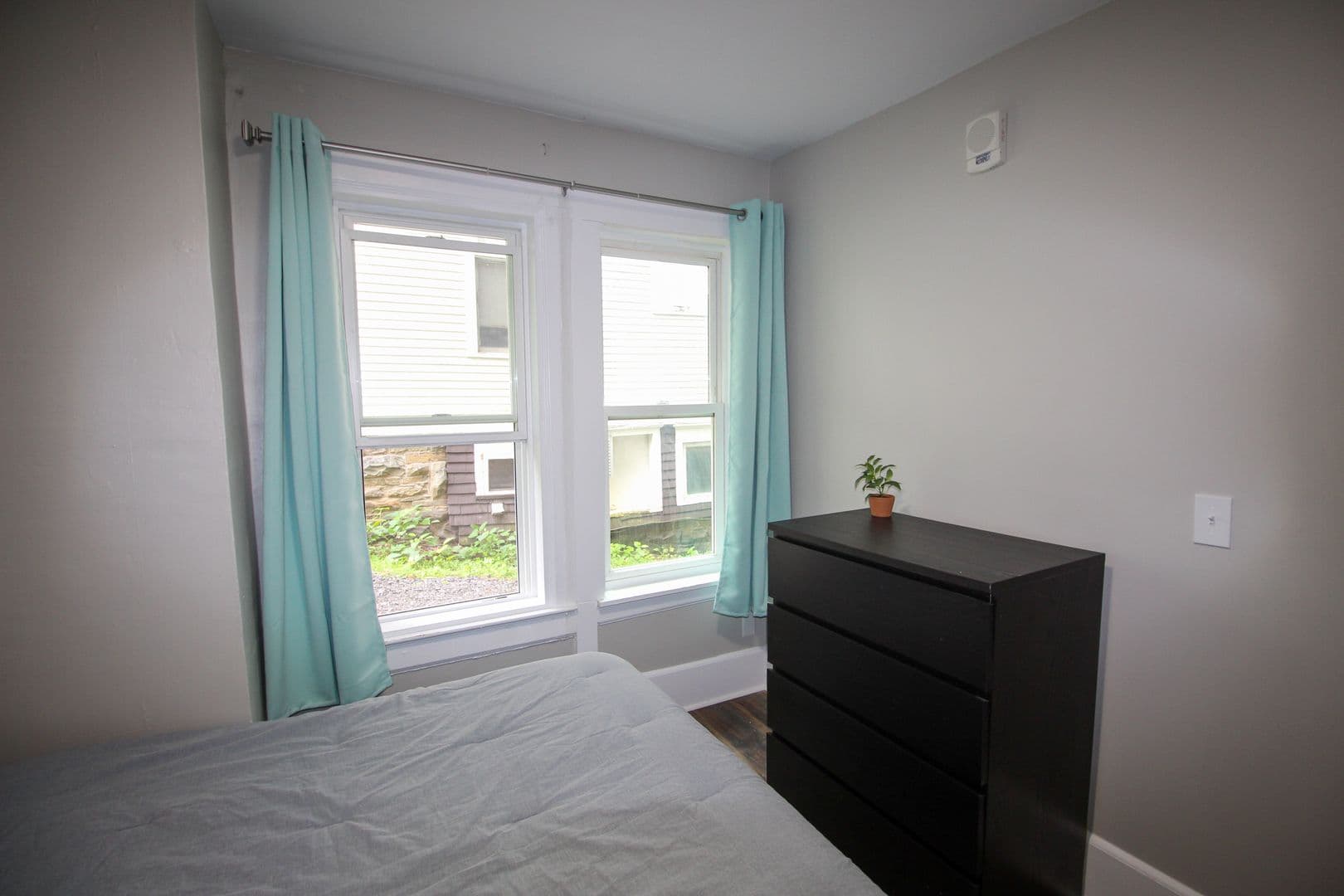 Ithaca Apartment: 522 Stewart Ave