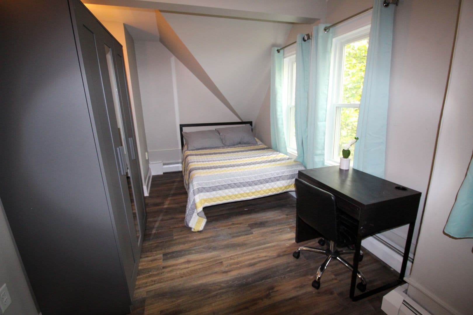 Ithaca Apartment: 522 Stewart Ave