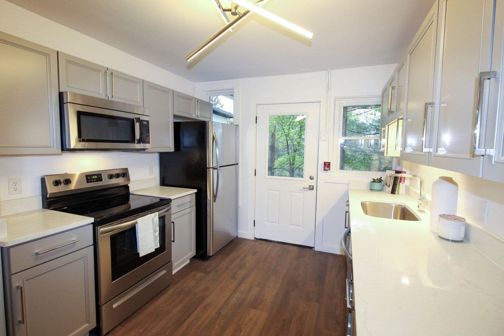 Ithaca Apartment: 522 Stewart Ave