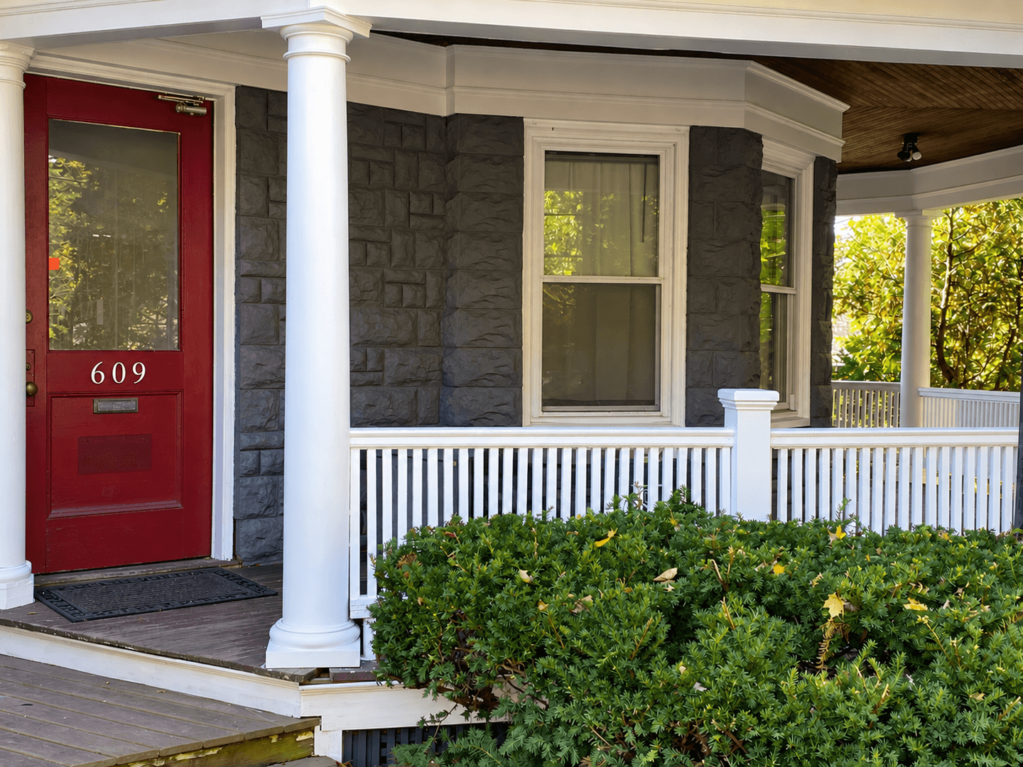 Ithaca Apartment: 609 E State St