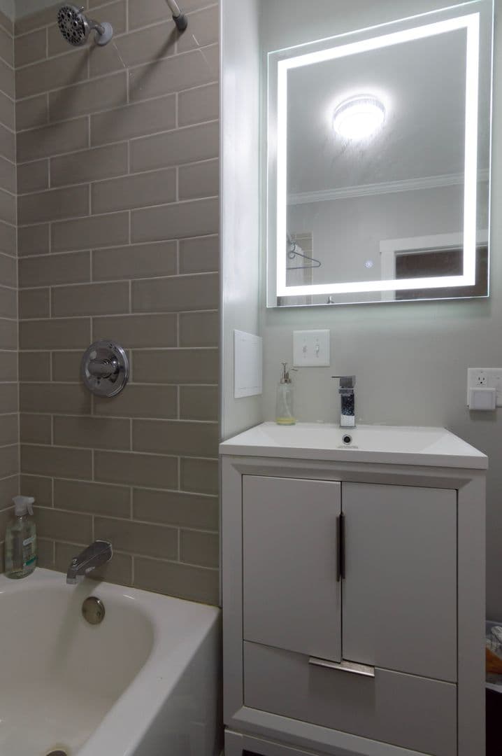Ithaca Apartment: 609 E State St