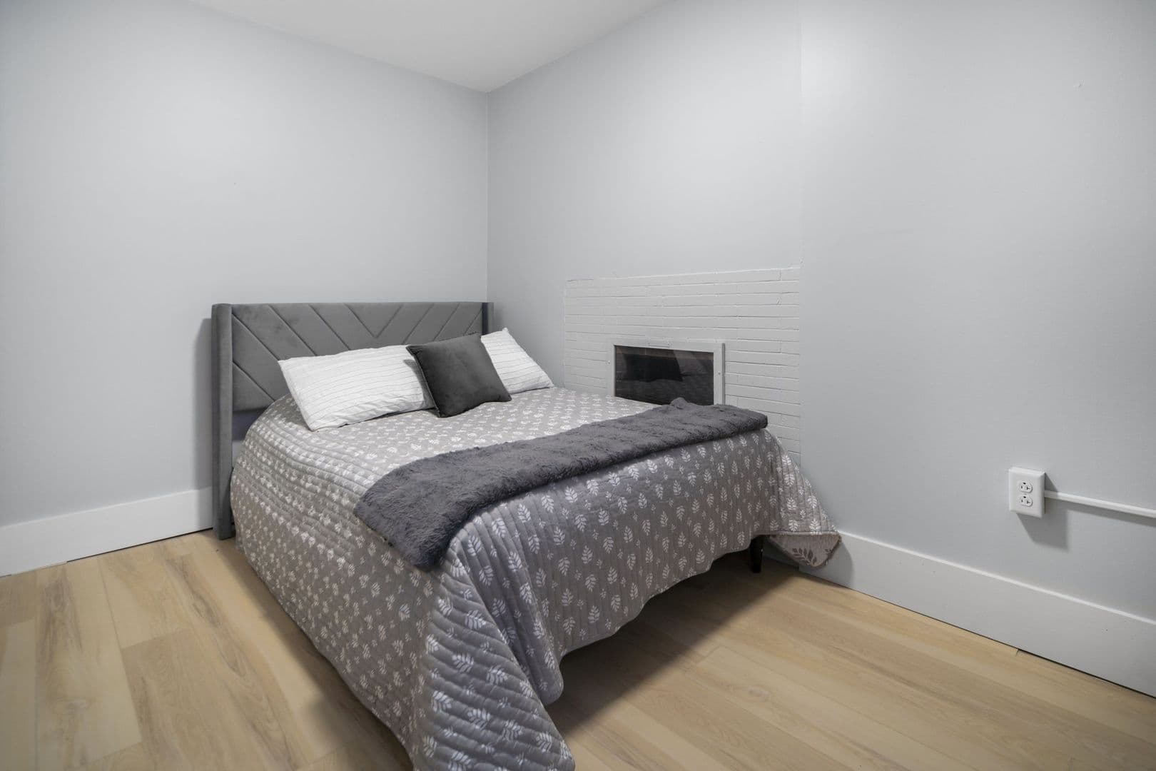 Ithaca Apartment: 104 Harvard Pl