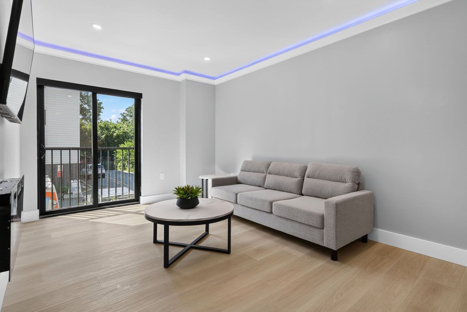 Ithaca Apartment: 201 Oak Avenue