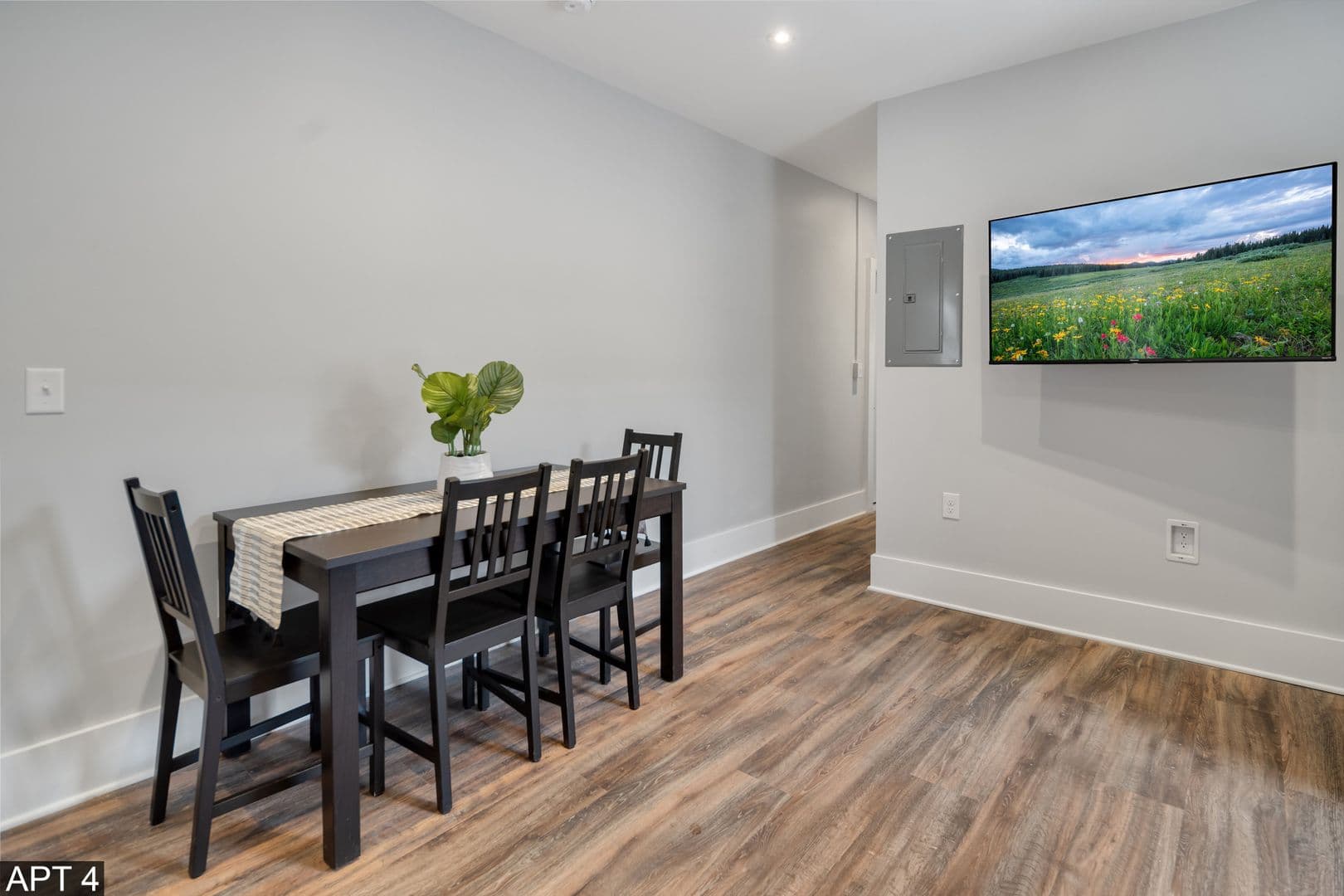 Ithaca Apartment: 308 Stewart Ave