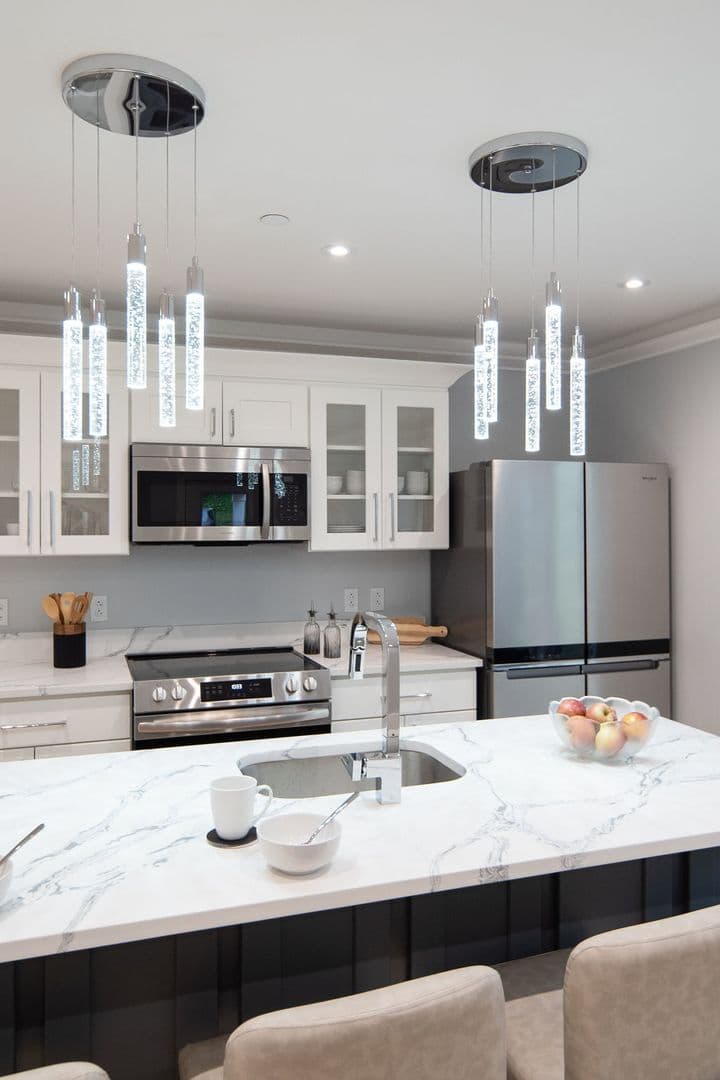 Ithaca Apartment: 601 E State St