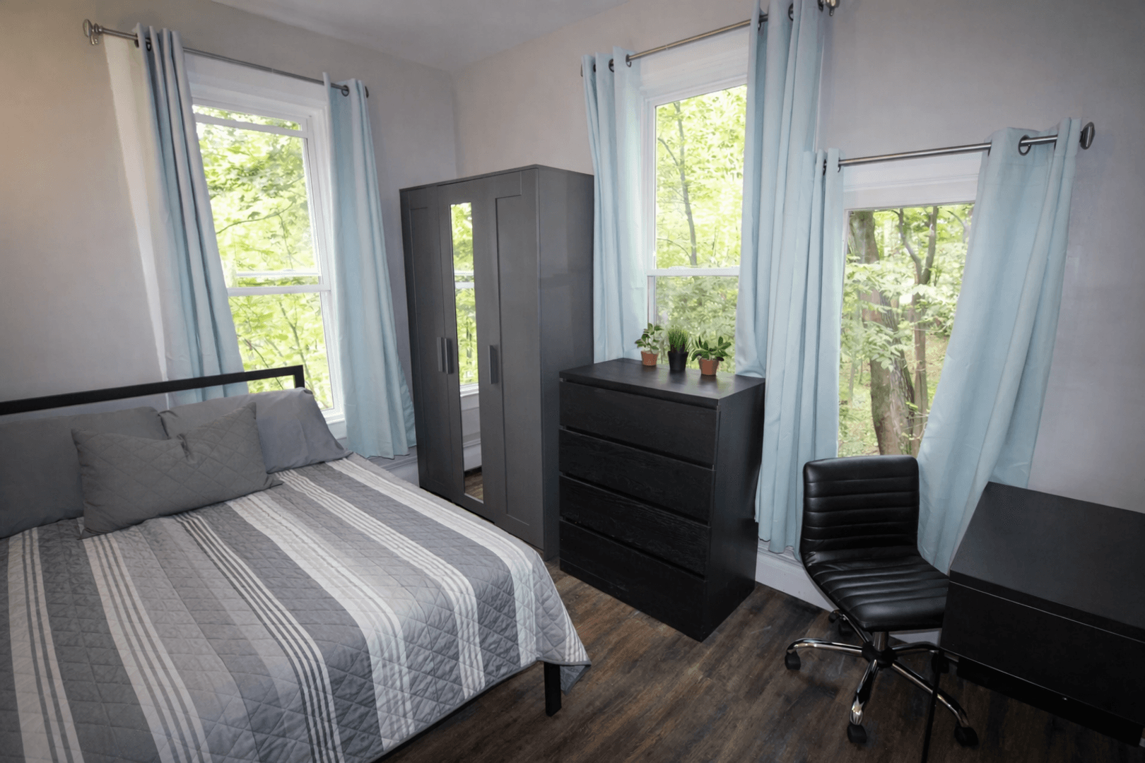 Ithaca Apartment: 522 Stewart Ave