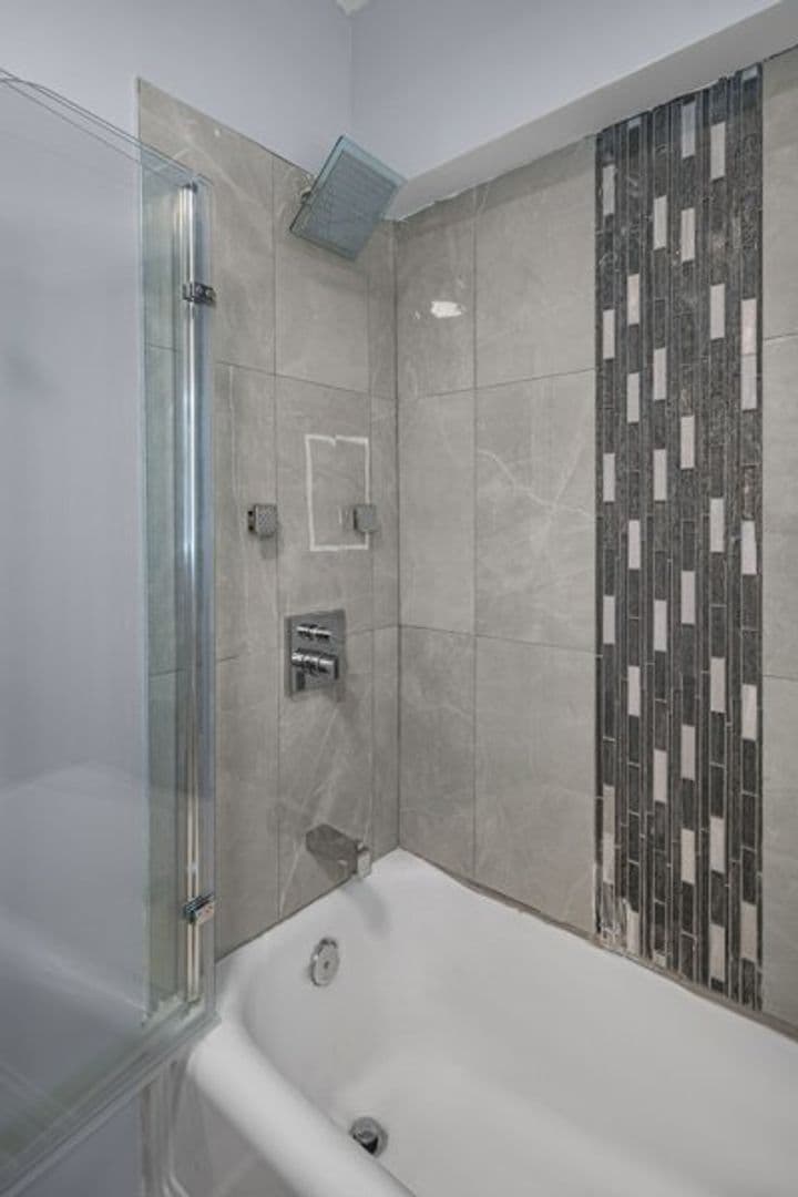 Ithaca Apartment: 702 E State St