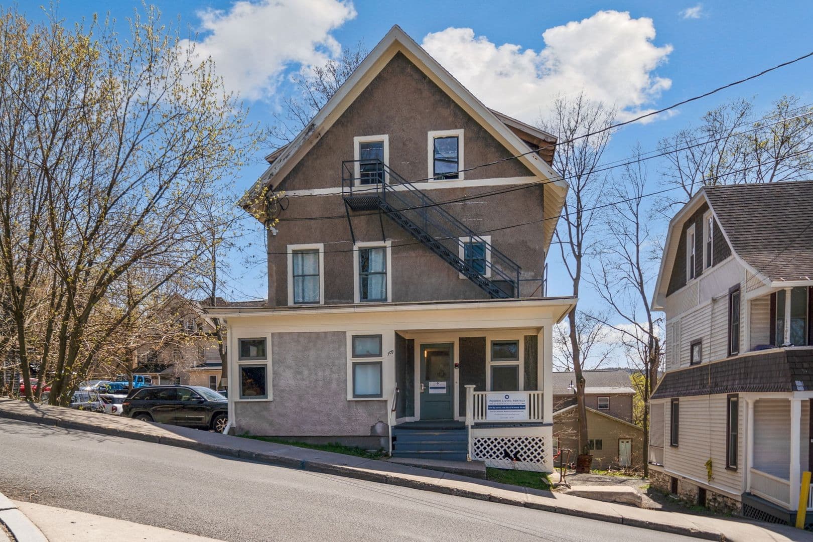Ithaca Apartment: 109 Williams St