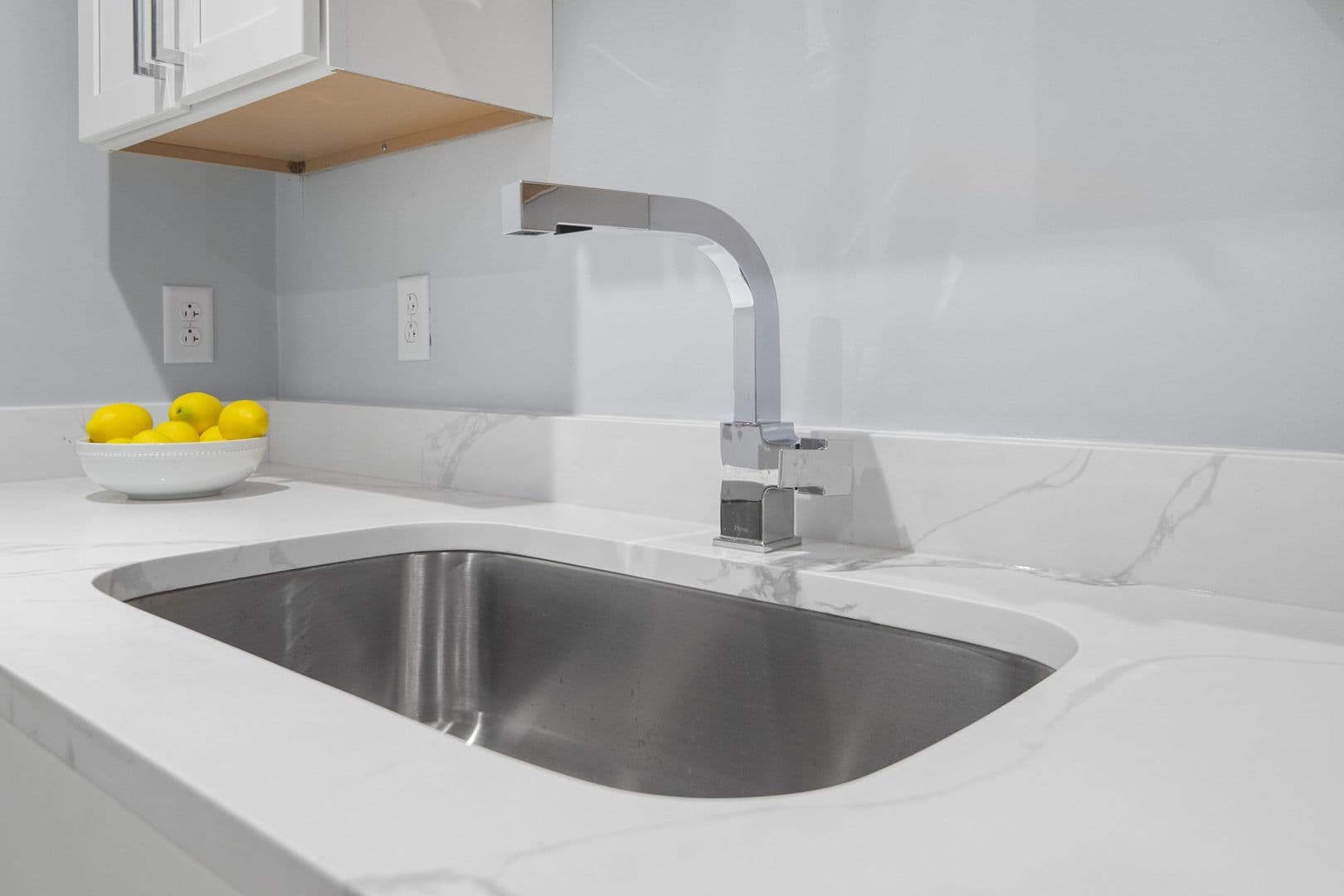 Ithaca Apartment: 104 Harvard Pl