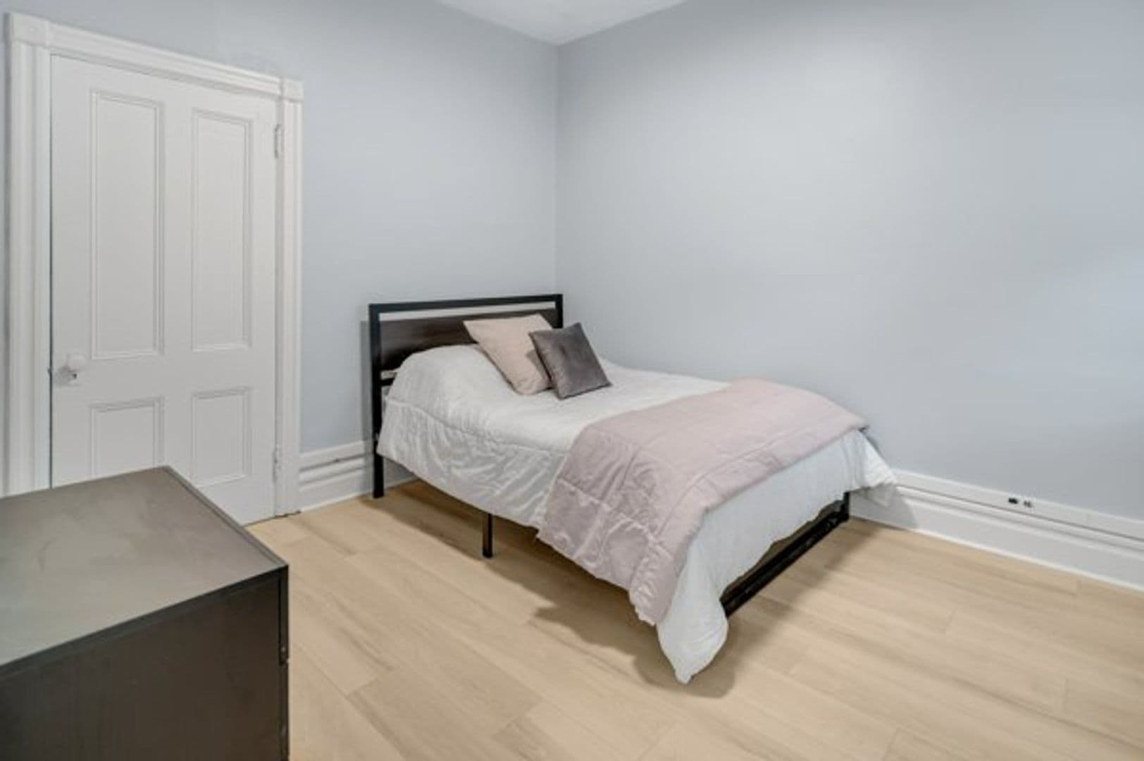 Ithaca Apartment: 702 E State St