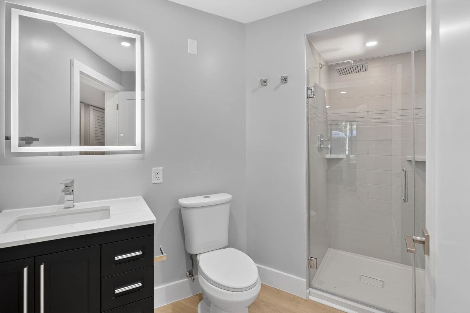 Ithaca Apartment: 201 Oak Avenue