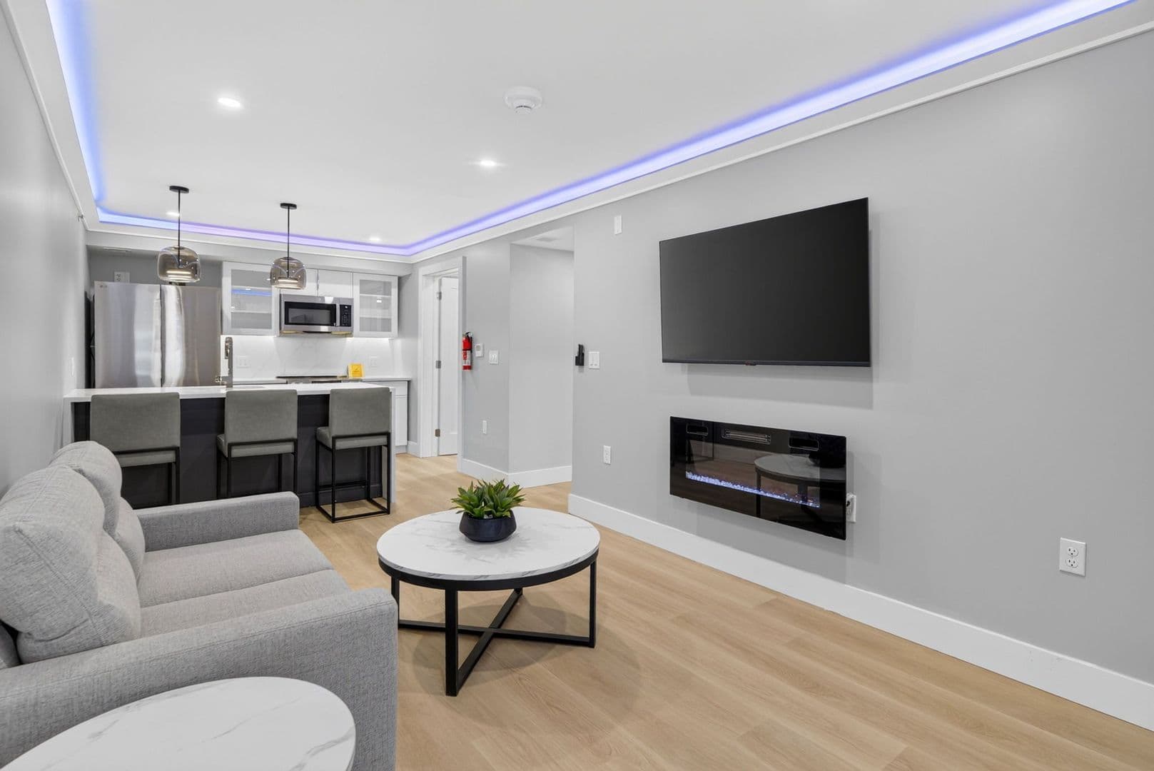 Ithaca Apartment: 201 Oak Avenue