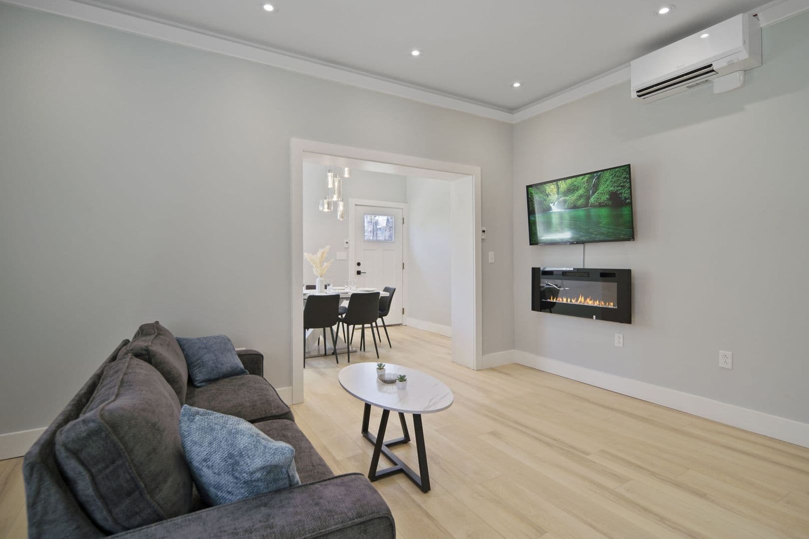 Ithaca Apartment: 601 E State St