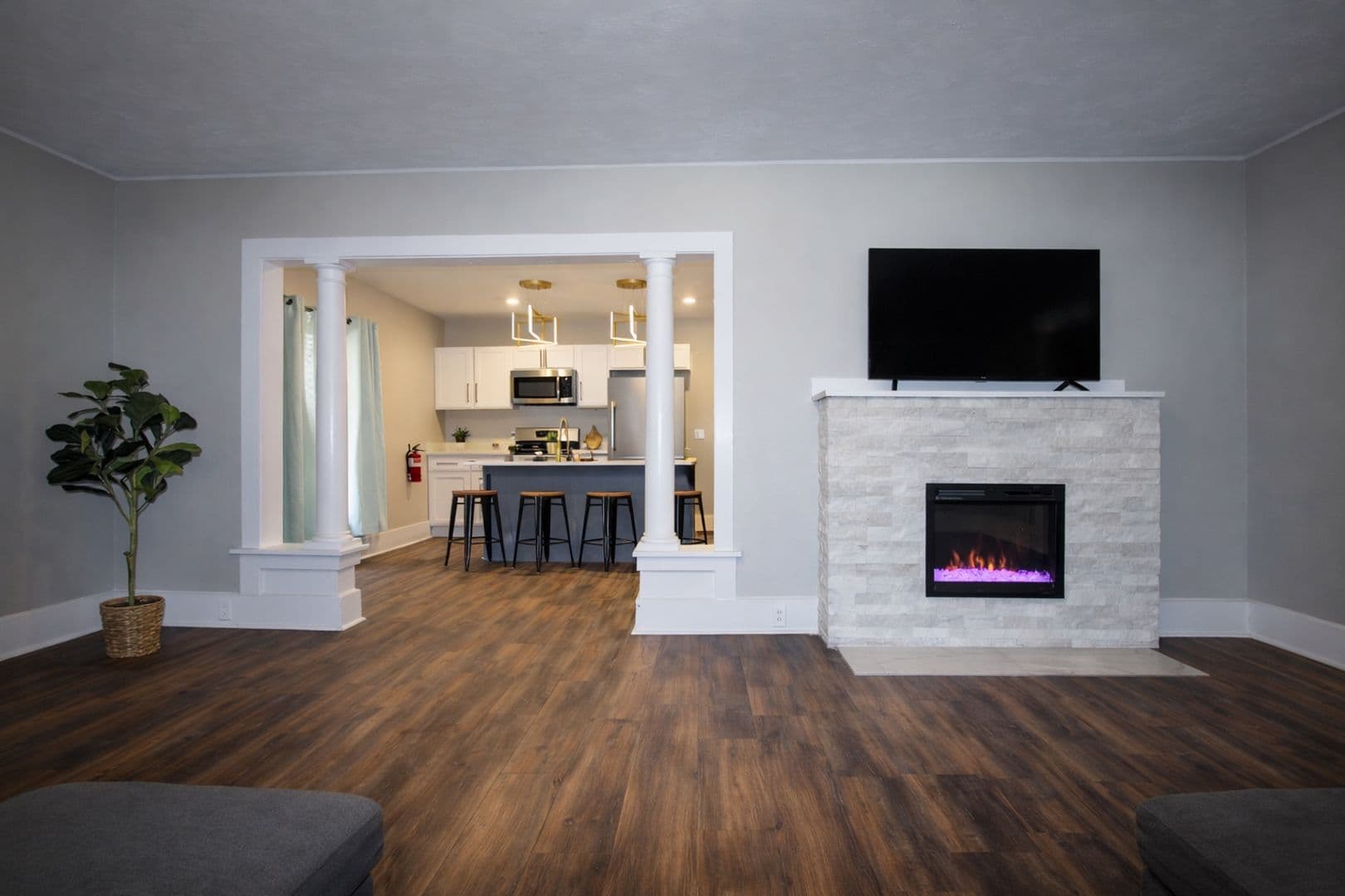 Ithaca Apartment: 613 E State St