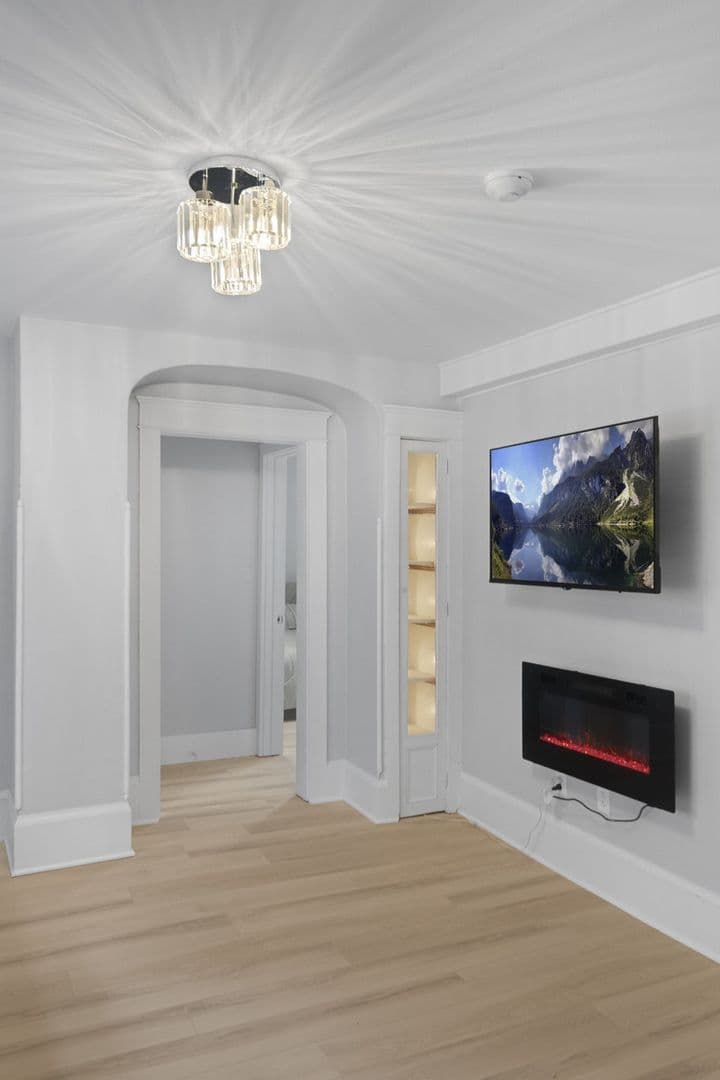 Ithaca Apartment: 104 Harvard Pl