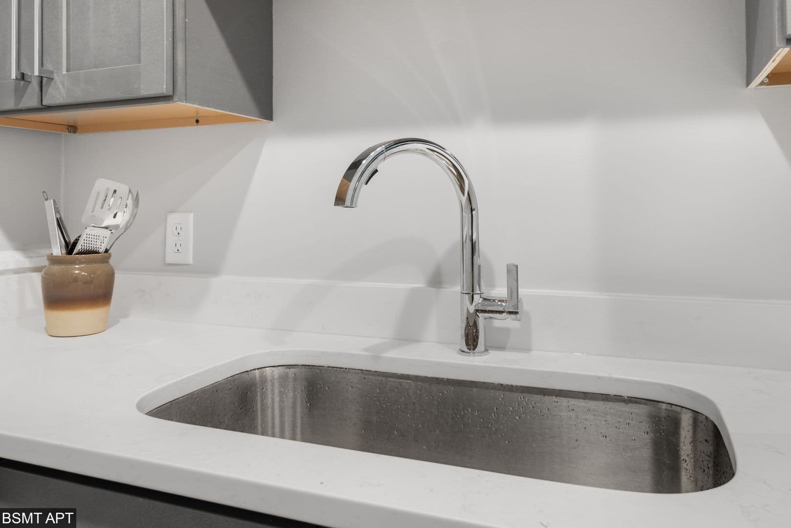 Ithaca Apartment: 711 E Seneca St
