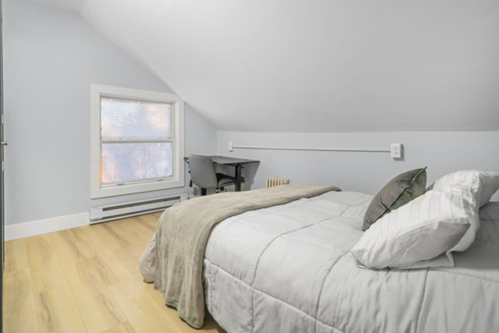 Ithaca Apartment: 504 Stewart Ave