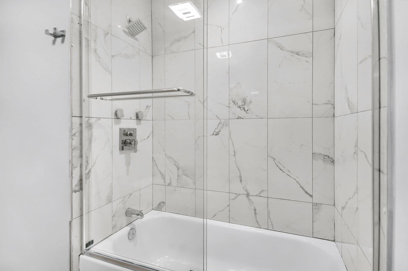 Ithaca Apartment: 601 E State St