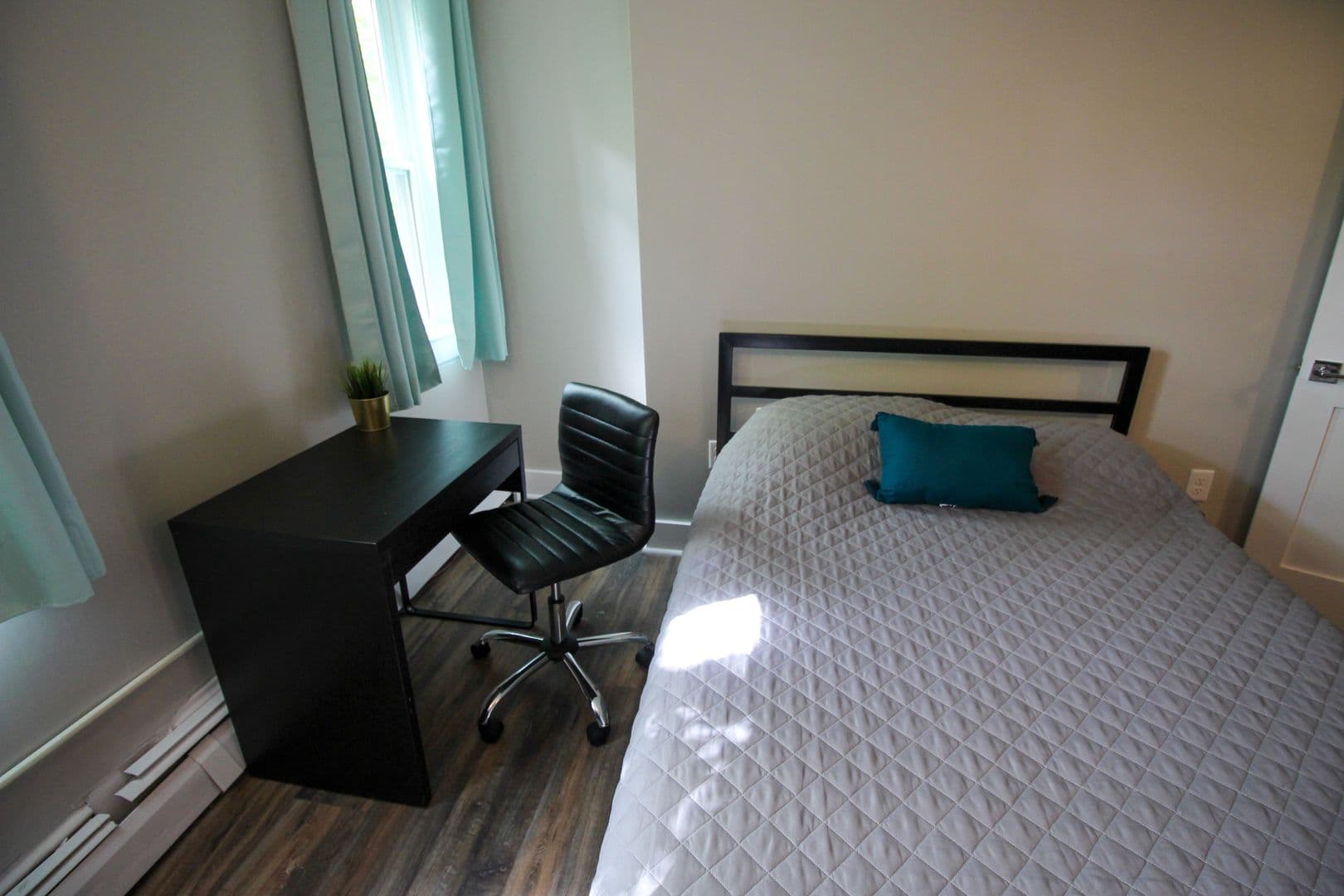 Ithaca Apartment: 522 Stewart Ave