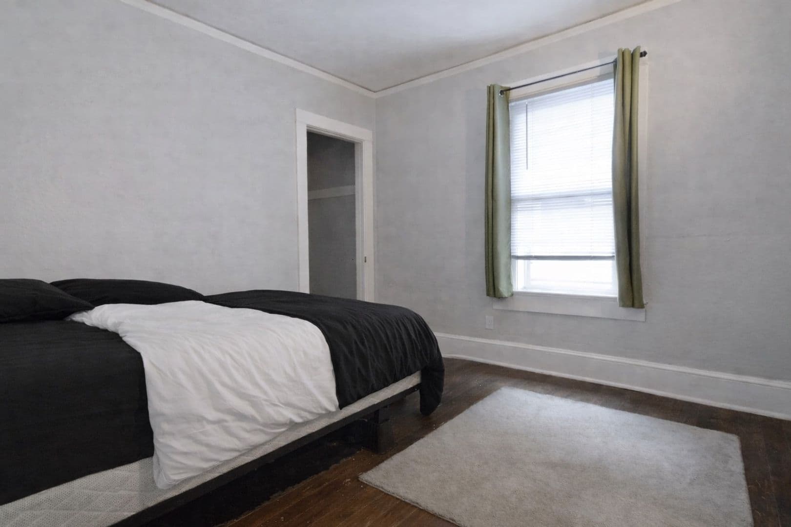 Ithaca Apartment: 609 E State St