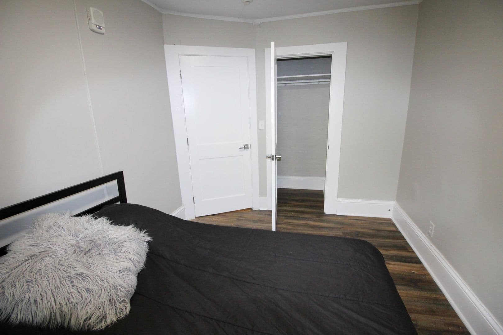 Ithaca Apartment: 522 Stewart Ave