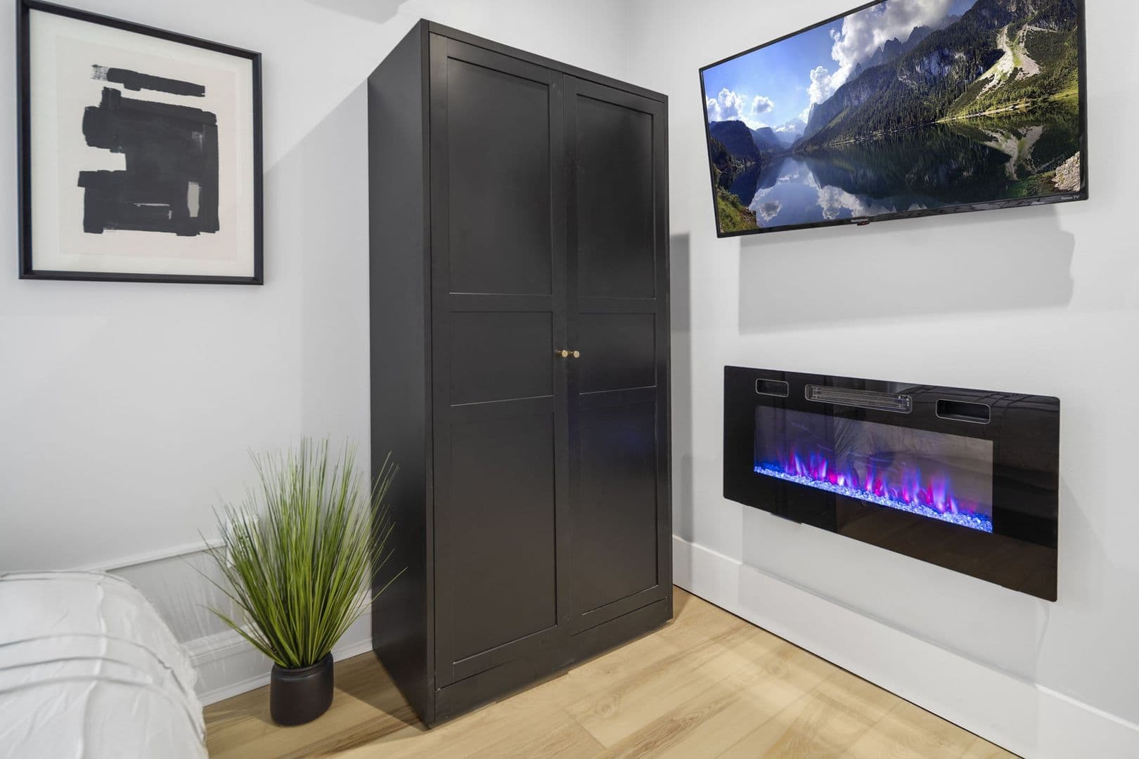 Ithaca Apartment: 504 Stewart Ave