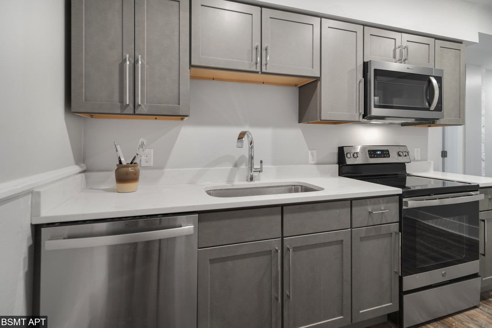 Ithaca Apartment: 711 E Seneca St