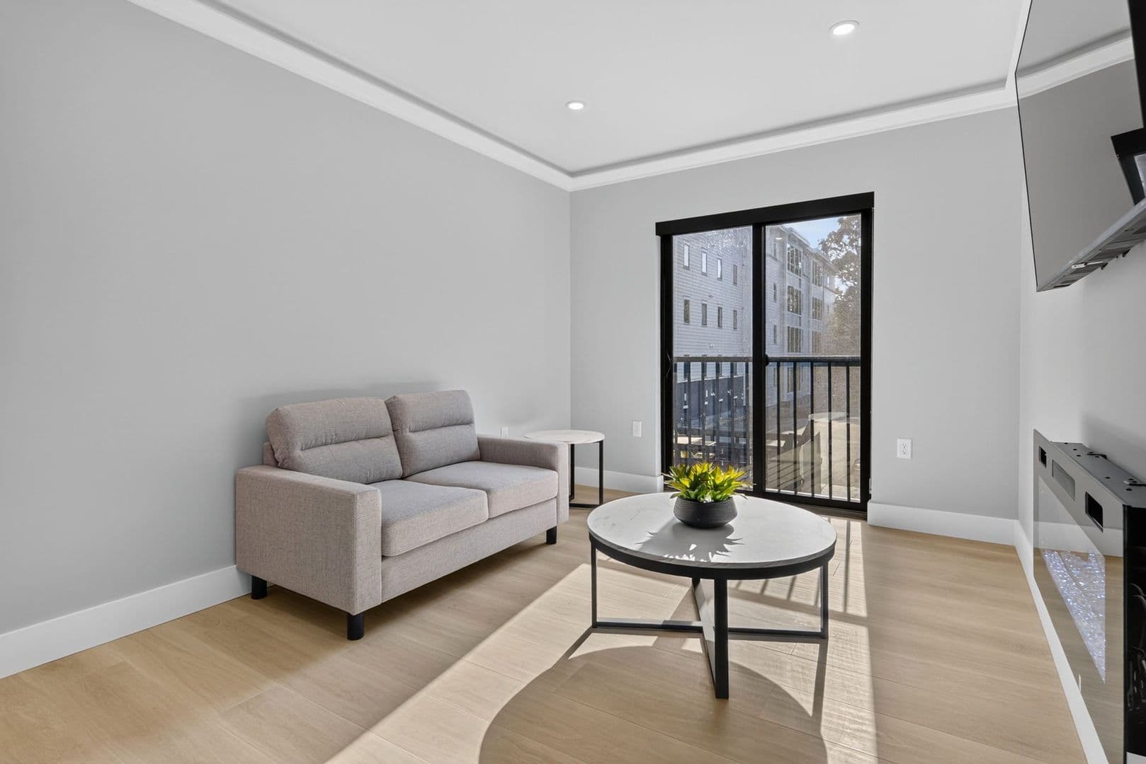 Ithaca Apartment: 201 Oak Avenue